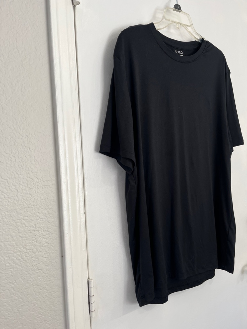 Skoro Men's Black Crew Neck Short Sleeve Shirt - Classic Fit